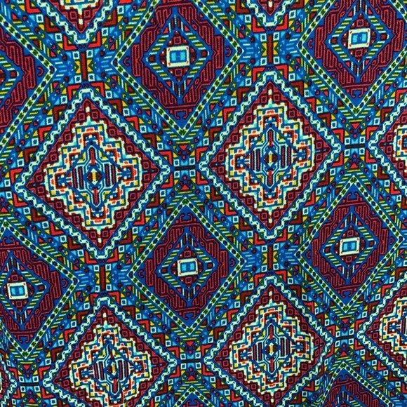Lularoe Irma Half Sleeve Tunic High Low Polyester Blend Sz XXS Blue Red Diamond - Picture 7 of 7